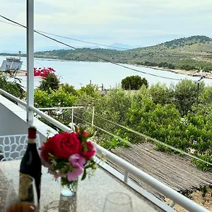 Full Moon Apartment Ksamil